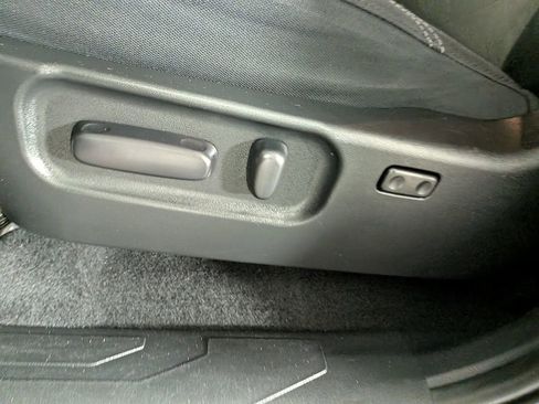 Used 2021 Toyota Tacoma TRD Off-Road image 17