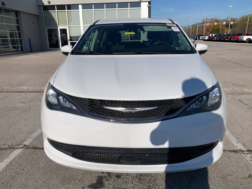 Used 2021 Chrysler Voyager LX w/ Cold Weather Group FWD image 14