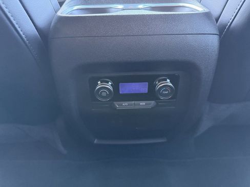 Used 2025 Buick Enclave Sport Touring image 28