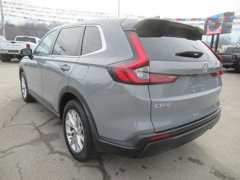 Used 2023 Honda CR-V EX image 3
