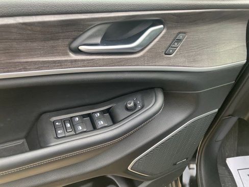 Certified 2023 Jeep Grand Cherokee Limited image 10