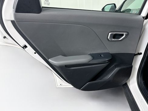 Used 2025 Kia K4 FWD image 25