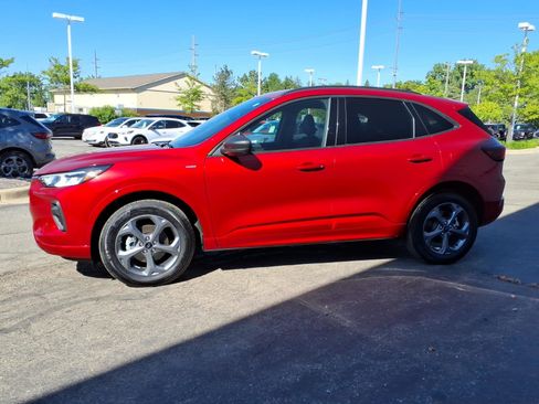 Certified 2024 Ford Escape ST-Line w/ Tech Pack #1 AWD/4WD image 4
