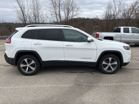 Used 2019 Jeep Cherokee Limited image 2