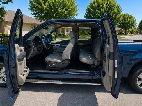 Used 2015 Ford F150 XLT w/ Equipment Group 302A Luxury RWD image 9
