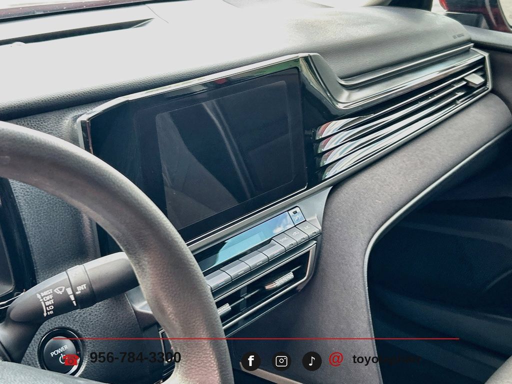 Used 2025 Toyota Camry LE w/ Convenience Package FWD image 8