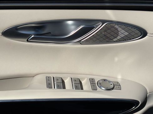 Used 2026 Genesis GV70 2.5T image 16