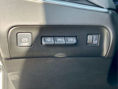 Used 2022 Buick Enclave Premium AWD/4WD image 47