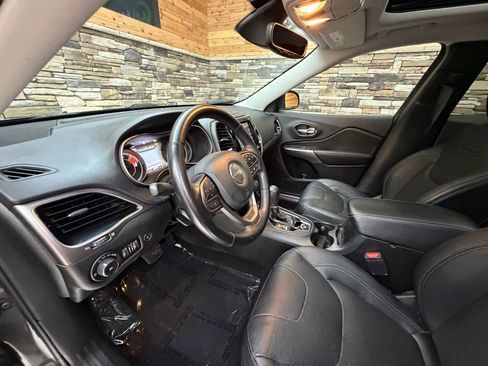 Used 2021 Jeep Cherokee Limited AWD/4WD image 10