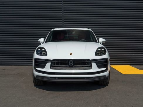 Used 2025 Porsche Macan image 6