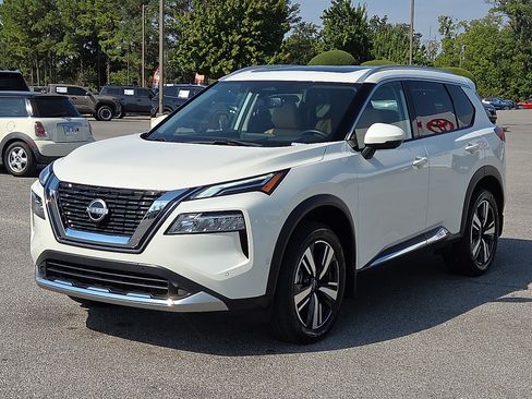 Used 2023 Nissan Rogue Platinum w/ Platinum Premium Package AWD/4WD image 2