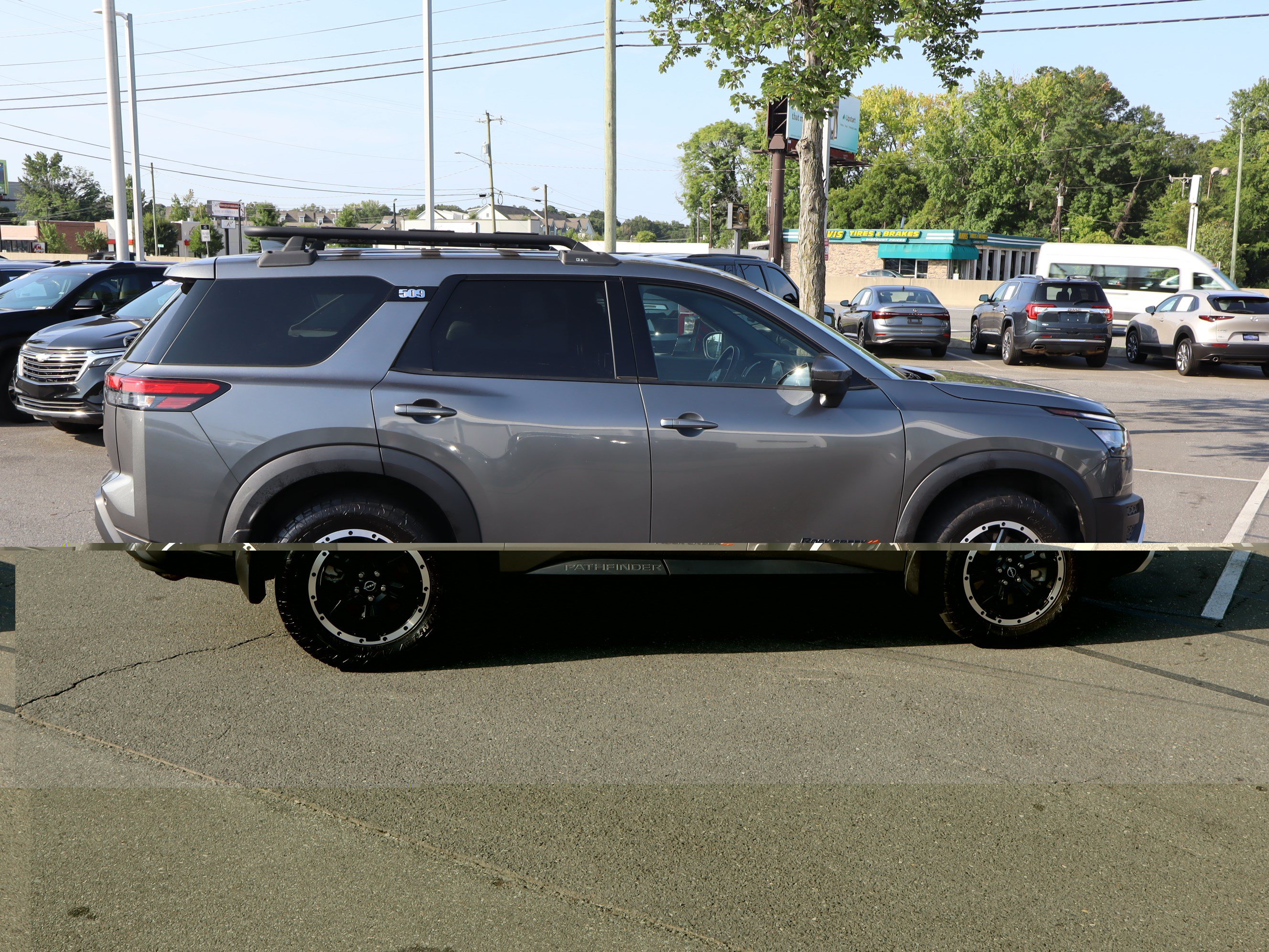 Used 2023 Nissan Pathfinder Rock Creek AWD/4WD image 11