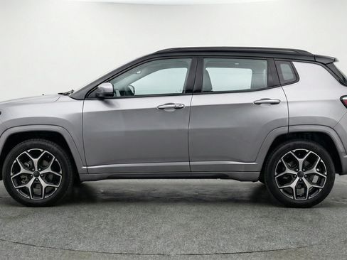 Used 2025 Jeep Compass Limited AWD/4WD image 5