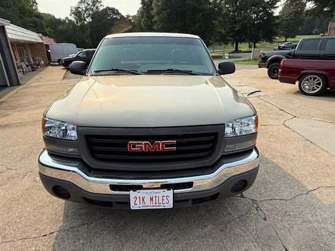 Used 2004 GMC Sierra 1500 W/T RWD image 9