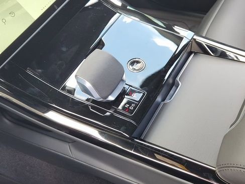 New 2026 Land Rover Range Rover Sport SE image 15