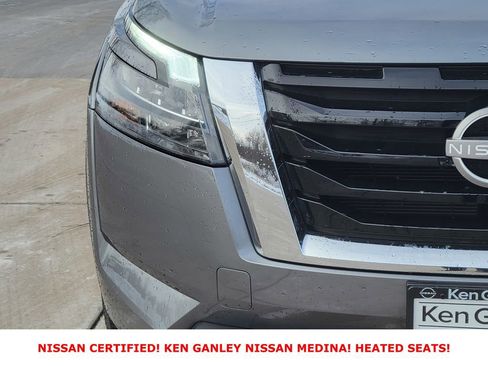 Certified 2025 Nissan Pathfinder SV image 9