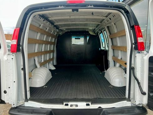 Used 2024 GMC Savana 2500 w/ Driver Convenience Package RWD image 7