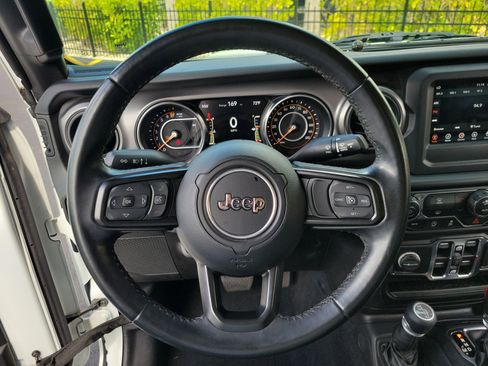 Used 2021 Jeep Gladiator Sport image 32