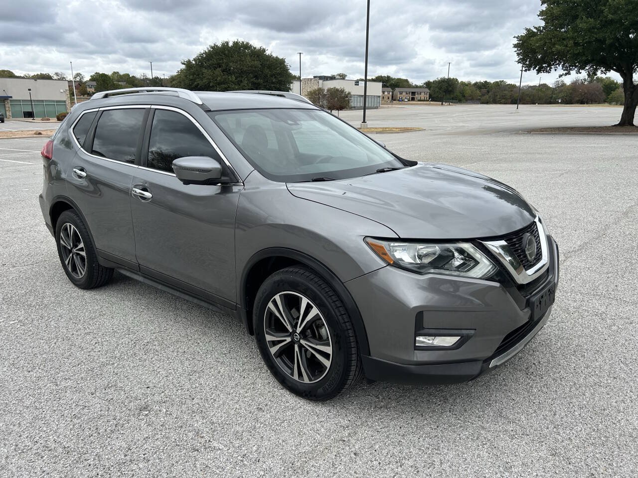 Used 2019 Nissan Rogue SV w/ Premium Package FWD image 6