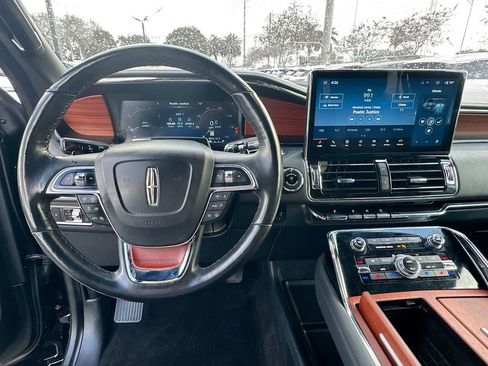 Used 2024 Lincoln Navigator Reserve w/ Equipment Group 201A image 12