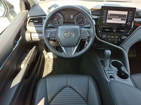 Used 2024 Toyota Camry SE AWD/4WD image 13