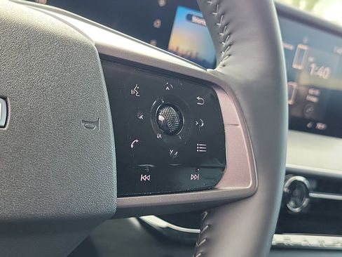 Certified 2025 Nissan Murano SV image 31