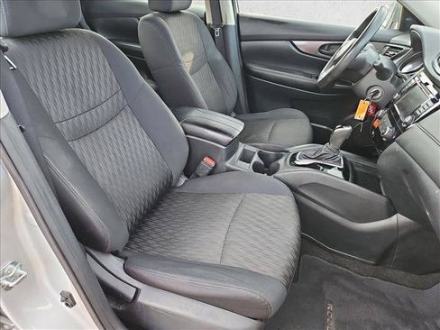 Used 2019 Nissan Rogue S FWD image 19