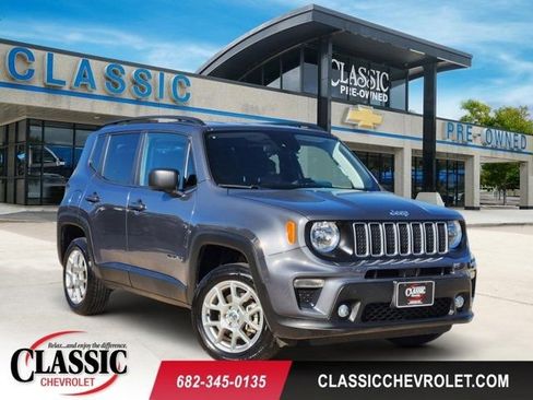 Used 2022 Jeep Renegade Latitude image 1