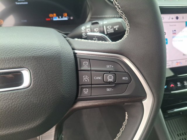 New 2026 Jeep Grand Cherokee Altitude AWD/4WD image 17