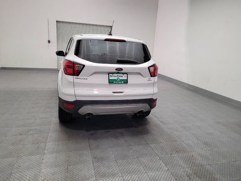 Used 2019 Ford Escape SE FWD image 6