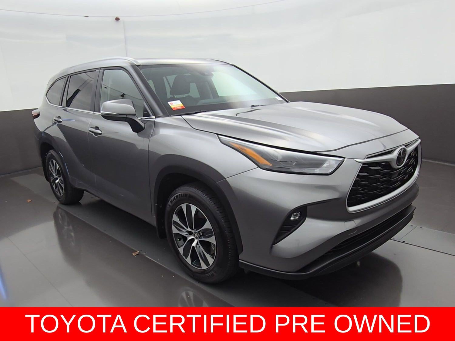 Certified 2026 Toyota Highlander XLE AWD/4WD image 1