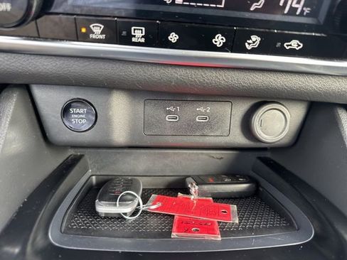 Used 2024 Nissan Rogue SV image 29