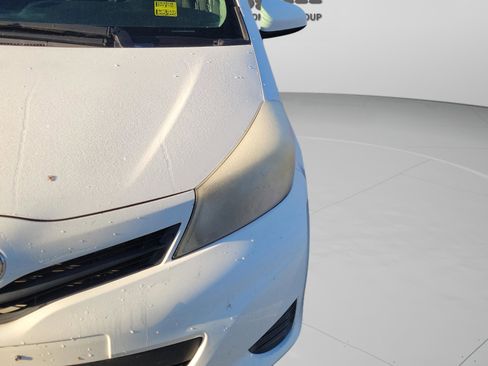 Used 2014 Toyota Yaris L image 11