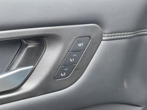 New 2025 Nissan Pathfinder Platinum image 22