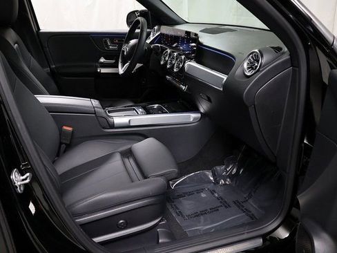 Certified 2026 Mercedes-Benz GLB 250 GLB 250 image 33
