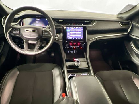 Used 2024 Jeep Grand Cherokee Altitude image 30