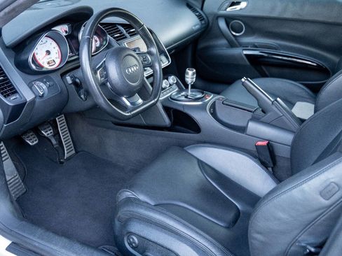 Used 2012 Audi R8 V10 image 2