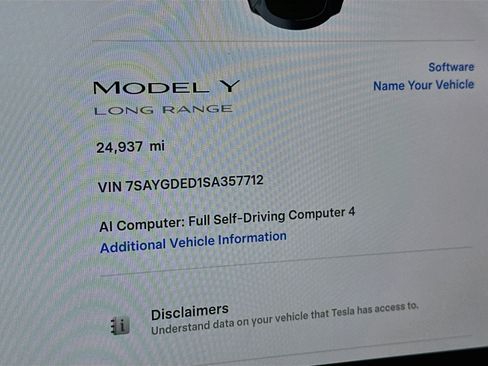 Used 2025 Tesla Model Y Long Range RWD image 17