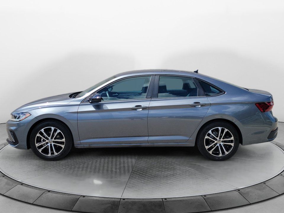 Certified 2026 Volkswagen Jetta Sport FWD image 4