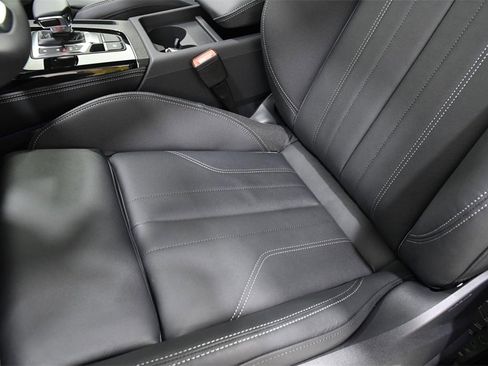 Certified 2025 Audi Q5 2.0T Premium Plus image 32