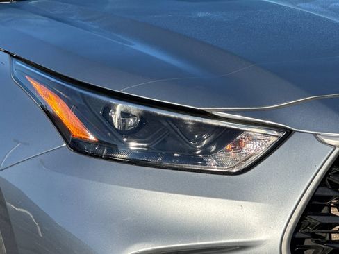 Used 2022 Toyota Highlander XLE image 10