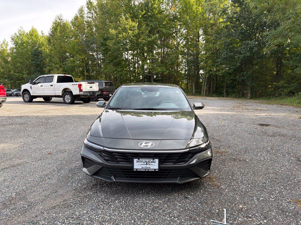 Used 2024 Hyundai Elantra SEL FWD image 7