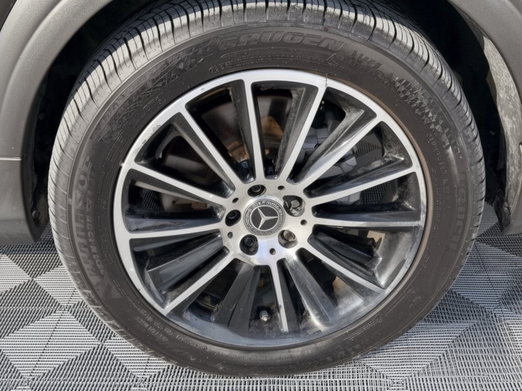 Used 2019 Mercedes-Benz GLC 300 image 13