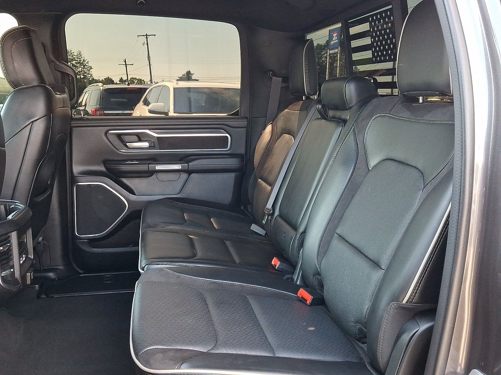 Used 2023 RAM 1500 Laramie AWD/4WD image 10