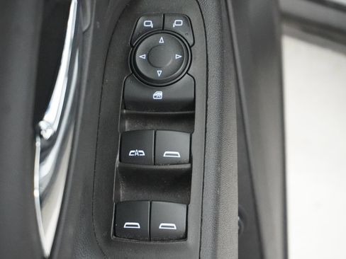 Used 2024 Chevrolet Equinox LT FWD image 15