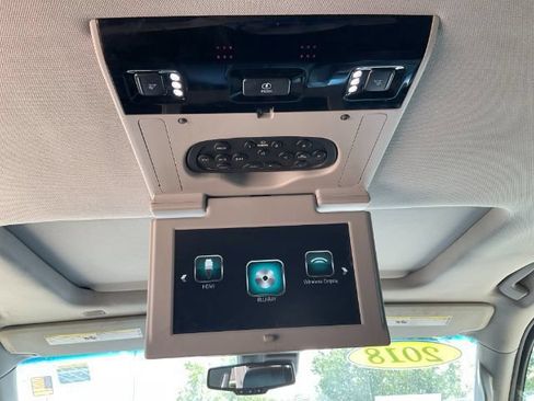 Used 2018 Chevrolet Suburban Premier AWD/4WD image 30