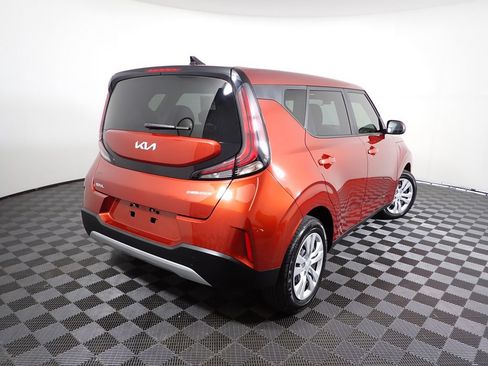 Used 2025 Kia Soul LX FWD image 15