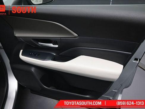 Used 2024 Toyota Grand Highlander AWD image 37