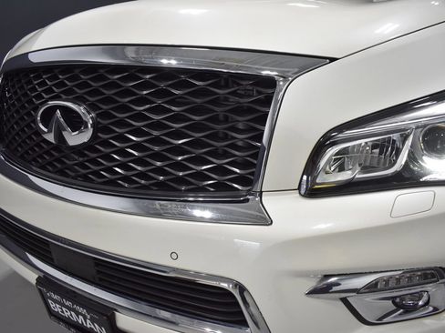 Used 2017 INFINITI QX80 4WD w/ Deluxe Technology Package image 11