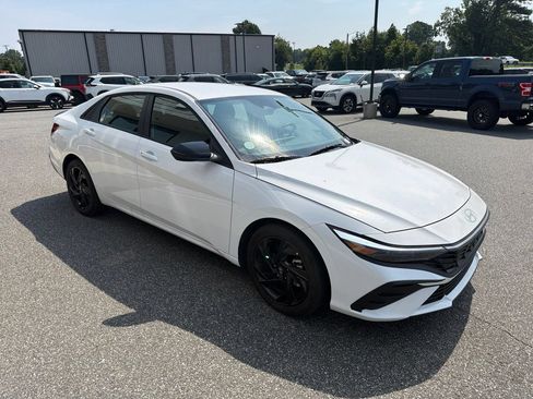 Used 2026 Hyundai Elantra Sport FWD image 11